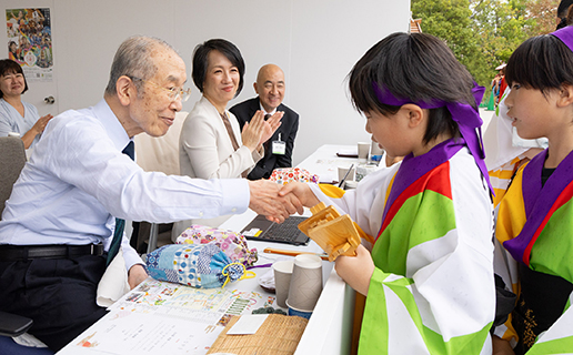 Learning from Kenji Miyazawa,<br>Part Two: “To the West, If a Mother Is Tired